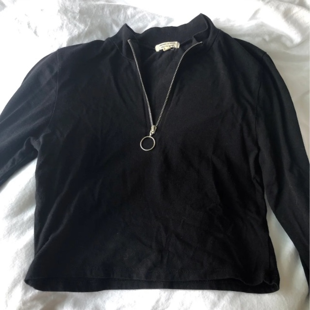 Long sleeve crop top